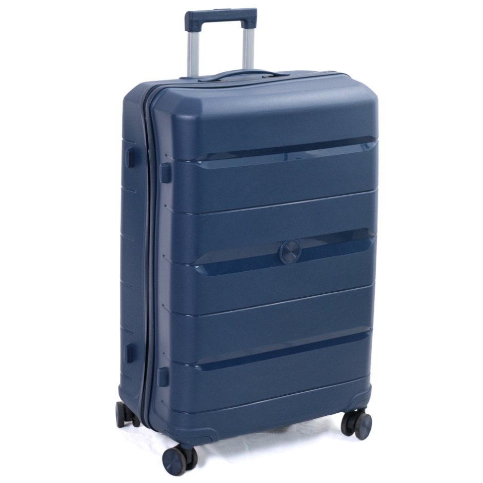 Valija azul grande con asa extendida, vista diagonal derecha sobre fondo blanco.